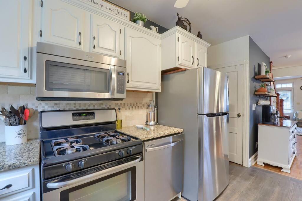 Rare City Home W/ Backyard Fire-Pit & Hottub Lancaster Exterior foto