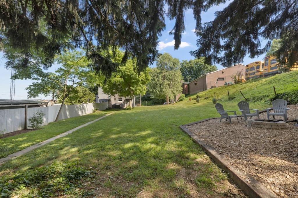 Rare City Home W/ Backyard Fire-Pit & Hottub Lancaster Exterior foto