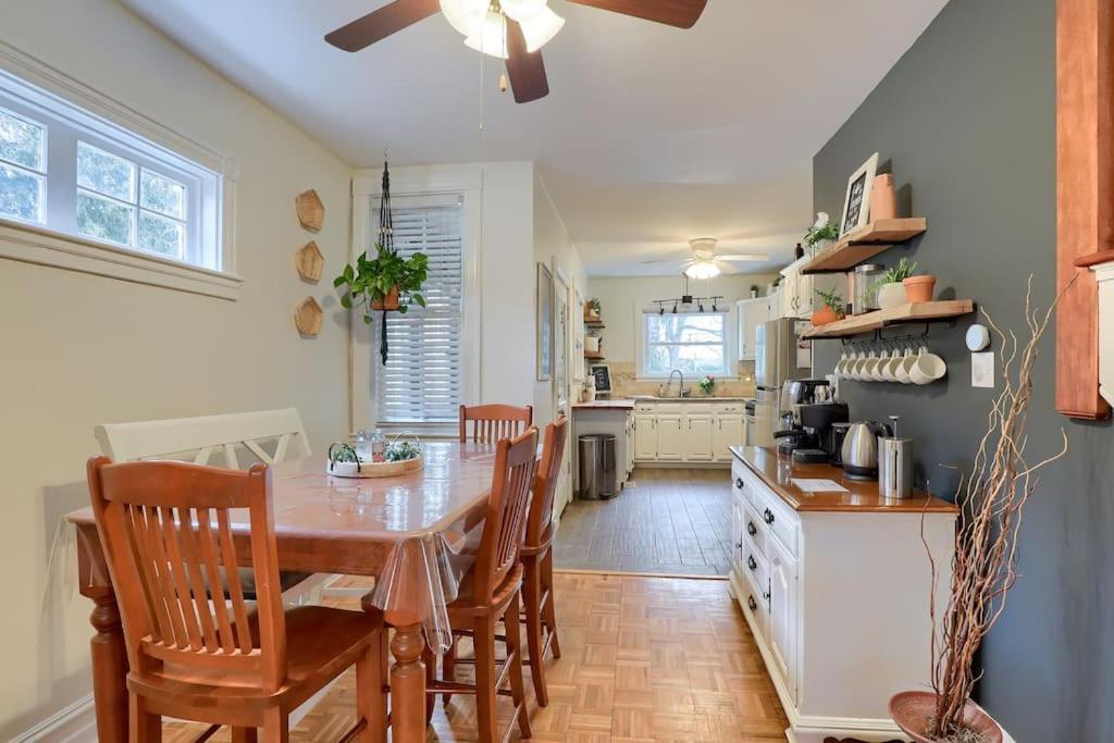 Rare City Home W/ Backyard Fire-Pit & Hottub Lancaster Exterior foto